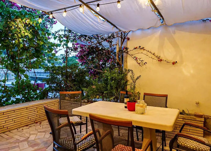 度假居 Oleander House 鲁巴达